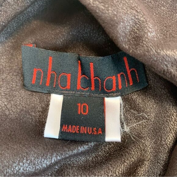 Nha Khanh brown faux suede asymmetrical draped peplum top Sz 10 sleeveless - Picture 11 of 16